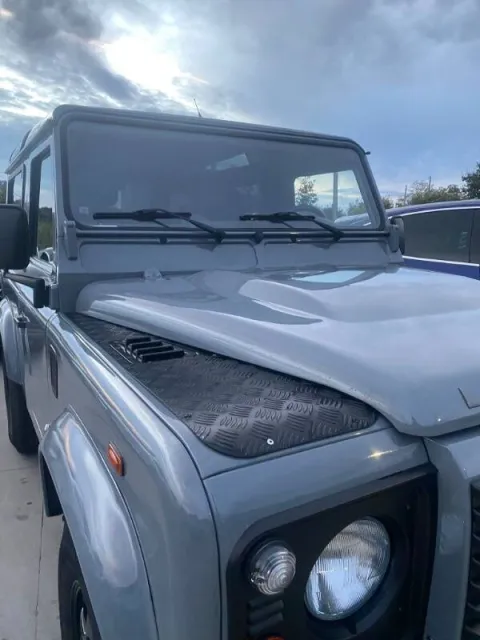 Land Rover Defender 90 2.2 td SE SW - Immagine 17