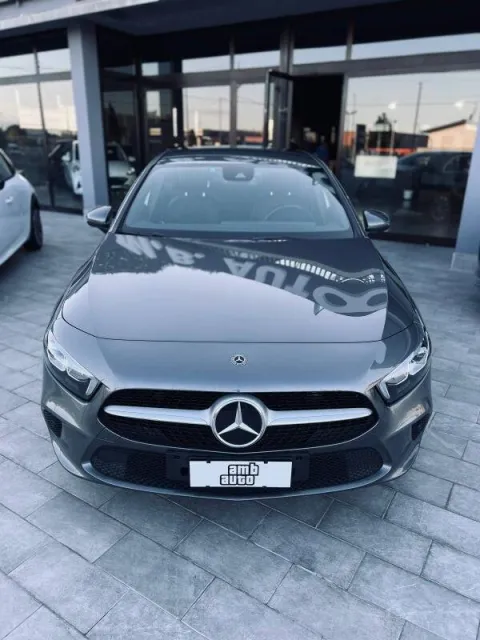 Mercedes A 180 Sport auto - Immagine 2