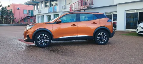 Peugeot 2008 1.5 bluehdi Allure s&s 100cv - Immagine 1