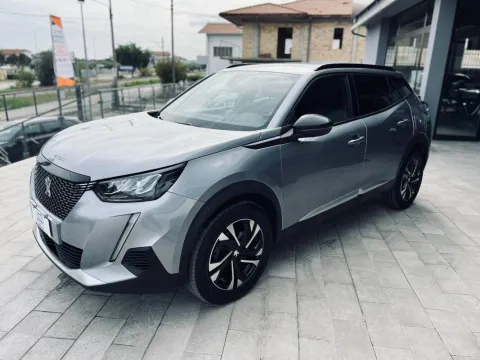 Peugeot 2008 1.2 puretech Allure s&s 100cv - Immagine 1