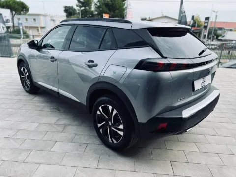 Peugeot 2008 1.2 puretech Allure s&s 100cv - Immagine 4