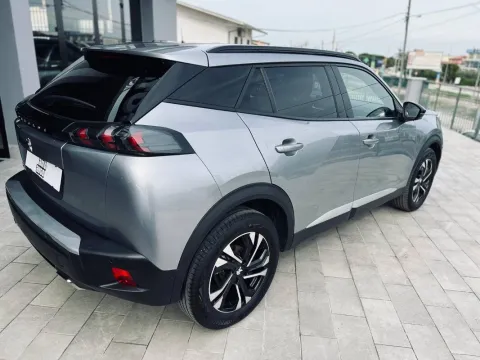 Peugeot 2008 1.2 puretech Allure s&s 100cv - Immagine 6