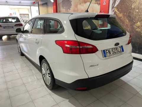 Ford Focus SW 1.5 tdci Plus s&s 95cv - Immagine 2