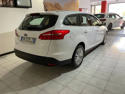 Ford Focus SW 1.5 tdci Plus s&s 95cv - Immagine 5