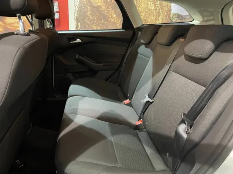 Ford Focus SW 1.5 tdci Plus s&s 95cv - Immagine 13