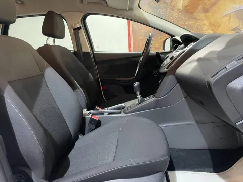 Ford Focus SW 1.5 tdci Plus s&s 95cv - Immagine 18
