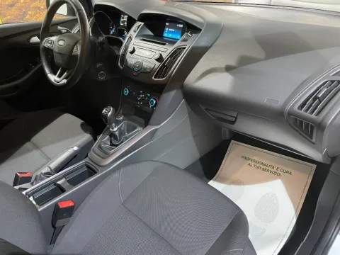 Ford Focus SW 1.5 tdci Plus s&s 95cv - Immagine 19