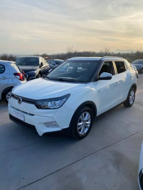 Ssangyong Tivoli 1.6d Go awd - Immagine 1