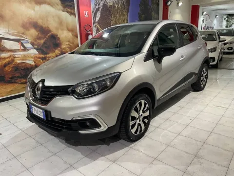 Renault Captur 1.5 dci Business 90cv edc - Immagine 1