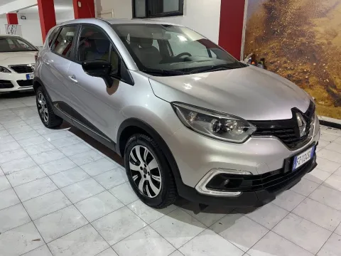 Renault Captur 1.5 dci Business 90cv edc - Immagine 3