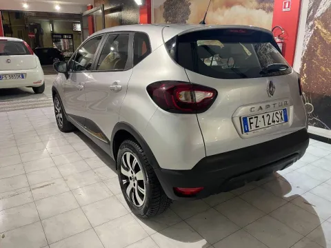 Renault Captur 1.5 dci Business 90cv edc - Immagine 6