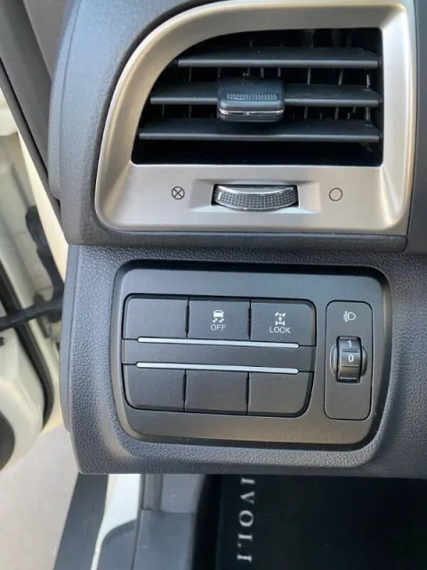 Ssangyong Tivoli 1.6d Go awd - Immagine 9
