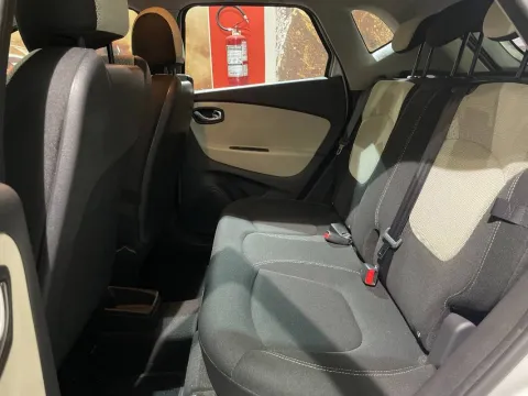 Renault Captur 1.5 dci Business 90cv edc - Immagine 15