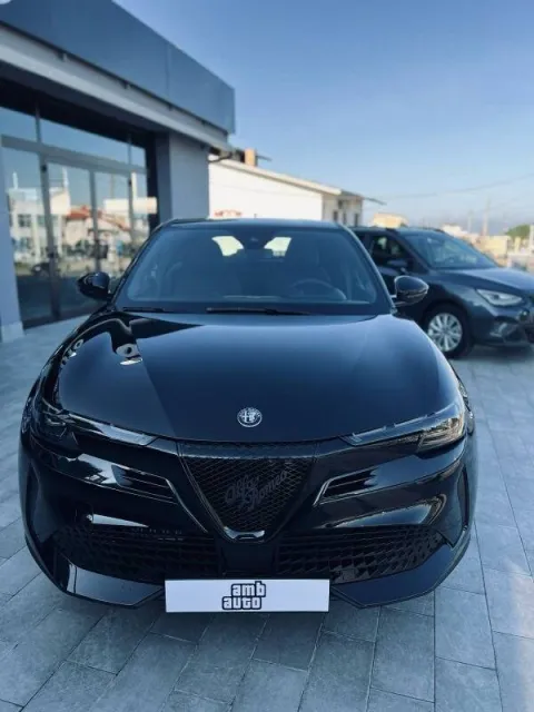 Alfa Romeo Junior 1.2 ibrida 145cv edct6 - Immagine 2