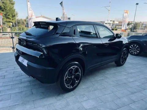Alfa Romeo Junior 1.2 ibrida 145cv edct6 - Immagine 4