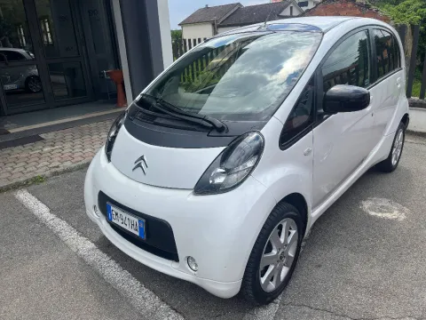 Citroen C-Zero full electric Seduction - Immagine 1