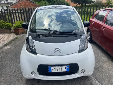 Citroen C-Zero full electric Seduction - Immagine 2