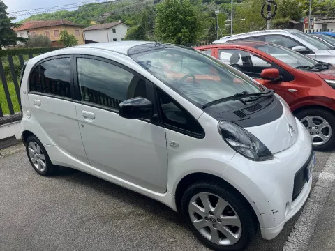 Citroen C-Zero full electric Seduction - Immagine 3