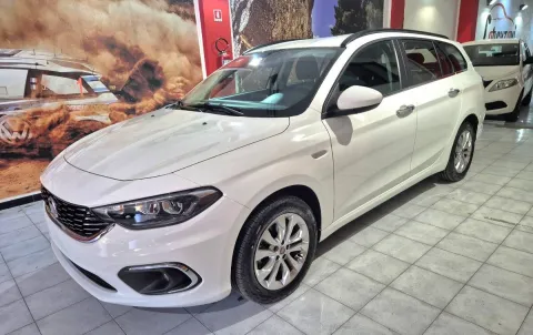 Fiat Tipo SW 1.6 mjt Business s&s 120cv my19 - Immagine 1