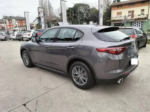 Alfa Romeo Stelvio 2.2 t Business rwd 160cv auto my19 - Immagine 4