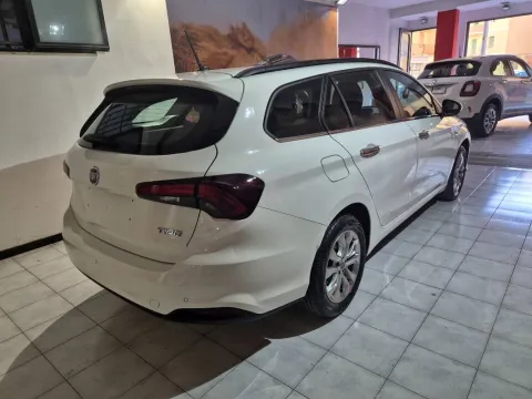 Fiat Tipo SW 1.6 mjt Business s&s 120cv my19 - Immagine 4