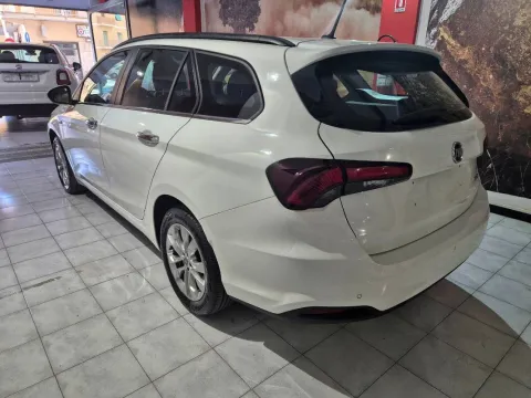 Fiat Tipo SW 1.6 mjt Business s&s 120cv my19 - Immagine 6