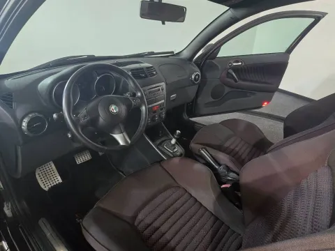 Alfa Romeo 147 3p 3.2 GTA V6 selespeed - Immagine 6