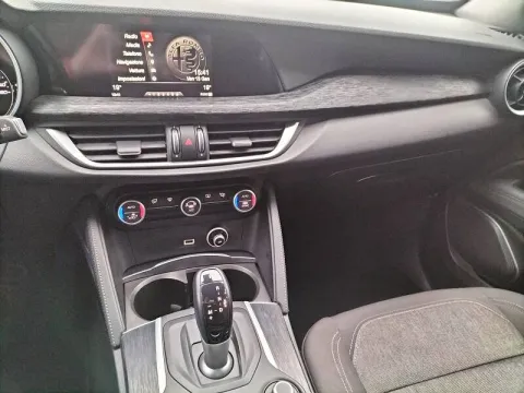 Alfa Romeo Stelvio 2.2 t Business rwd 160cv auto my19 - Immagine 16