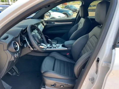 Alfa Romeo Stelvio 2.2 t Veloce Q4 210cv auto - Immagine 14
