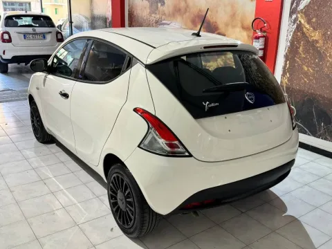 Lancia Ypsilon 1.2 Elefantino Blu s&s 69cv my19 - Immagine 3