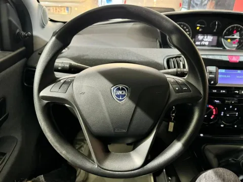 Lancia Ypsilon 1.2 Elefantino Blu s&s 69cv my19 - Immagine 7