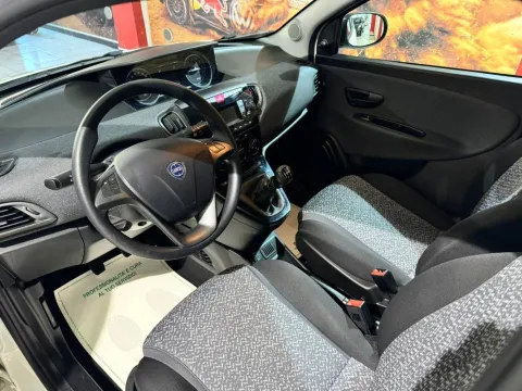 Lancia Ypsilon 1.2 Elefantino Blu s&s 69cv my19 - Immagine 14