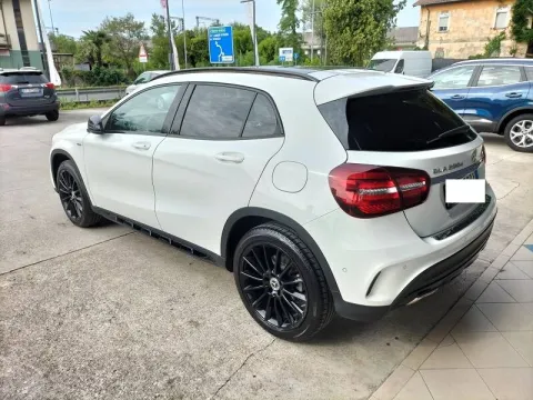 Mercedes GLA 200 d Premium auto - Immagine 3