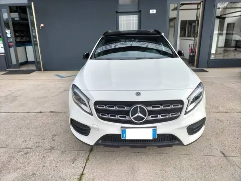Mercedes GLA 200 d Premium auto - Immagine 7