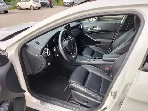 Mercedes GLA 200 d Premium auto - Immagine 9