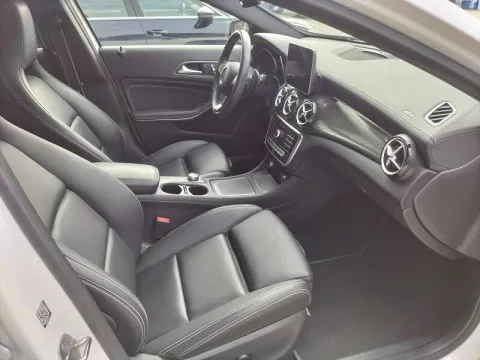 Mercedes GLA 200 d Premium auto - Immagine 21