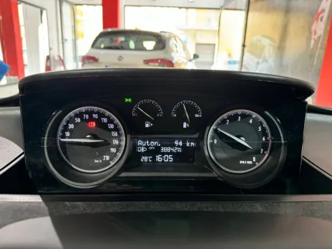 Lancia Ypsilon 1.0 firefly hybrid Silver s&s 70cv - Immagine 9