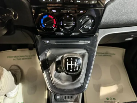 Lancia Ypsilon 1.0 firefly hybrid Silver s&s 70cv - Immagine 14