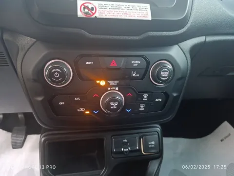 Jeep Renegade 1.0 t3 Limited 2wd - Immagine 22