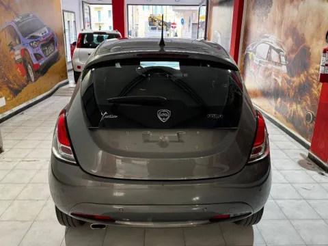 Lancia Ypsilon 1.0 firefly hybrid Gold s&s 70cv 5p.ti - Immagine 5
