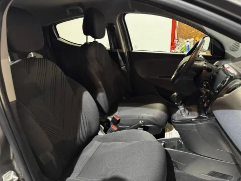 Lancia Ypsilon 1.0 firefly hybrid Gold s&s 70cv 5p.ti - Immagine 14