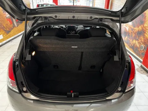 Lancia Ypsilon 1.0 firefly hybrid Gold s&s 70cv 5p.ti - Immagine 20