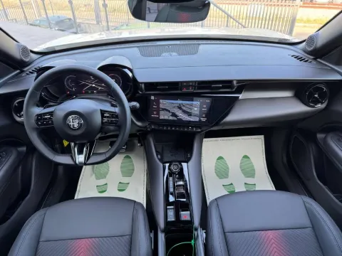 Alfa Romeo Junior 1.2 ibrida Speciale 145cv edct6 - Immagine 7