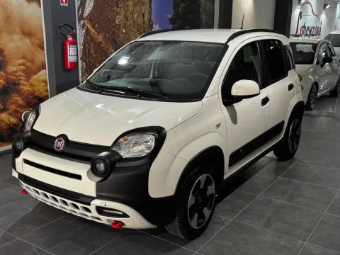 Fiat Panda 1.0 firefly hybrid Cross s&s 70cv 5p.ti - Immagine 1