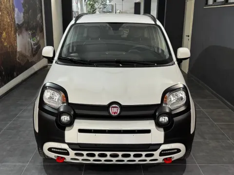 Fiat Panda 1.0 firefly hybrid Cross s&s 70cv 5p.ti - Immagine 2