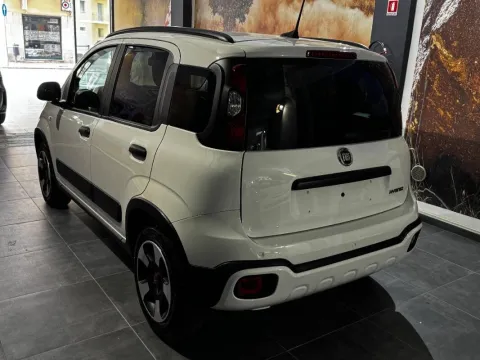 Fiat Panda 1.0 firefly hybrid Cross s&s 70cv 5p.ti - Immagine 6