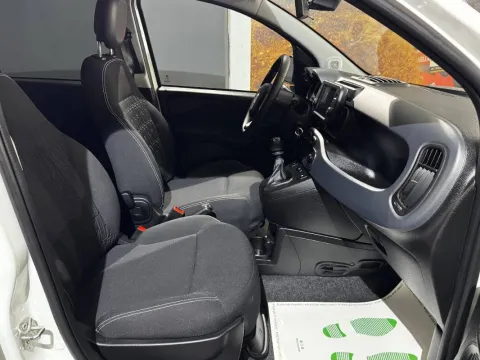 Fiat Panda 1.0 firefly hybrid Cross s&s 70cv 5p.ti - Immagine 14