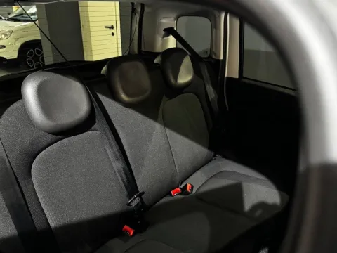 Fiat Panda 1.0 firefly hybrid Cross s&s 70cv 5p.ti - Immagine 16