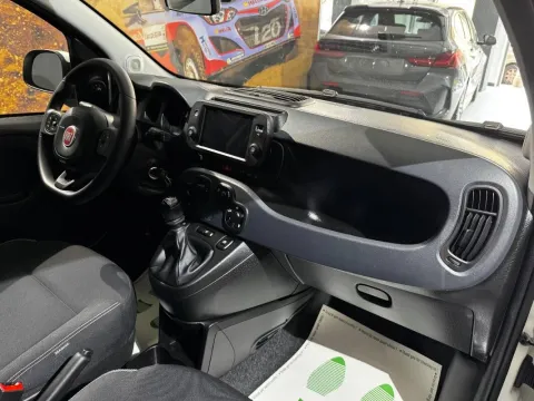 Fiat Panda 1.0 firefly hybrid Cross s&s 70cv 5p.ti - Immagine 17