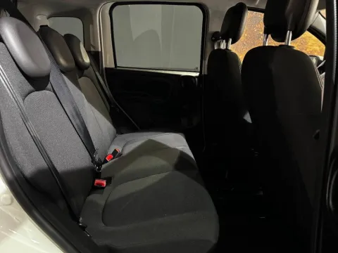 Fiat Panda 1.0 firefly hybrid Cross s&s 70cv 5p.ti - Immagine 18